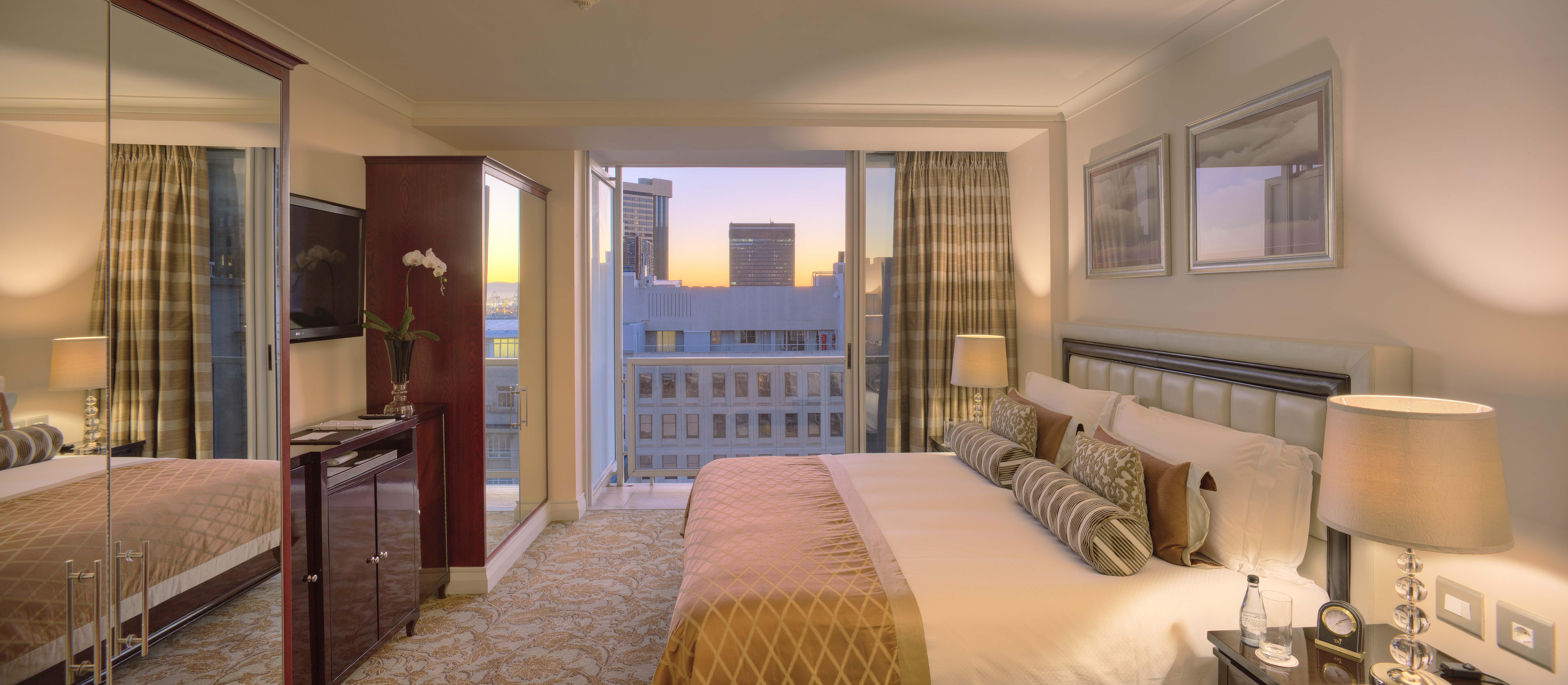 فندق تاج كيب تاون المظهر الخارجي الصورة A bedroom at the InterContinental London The O2