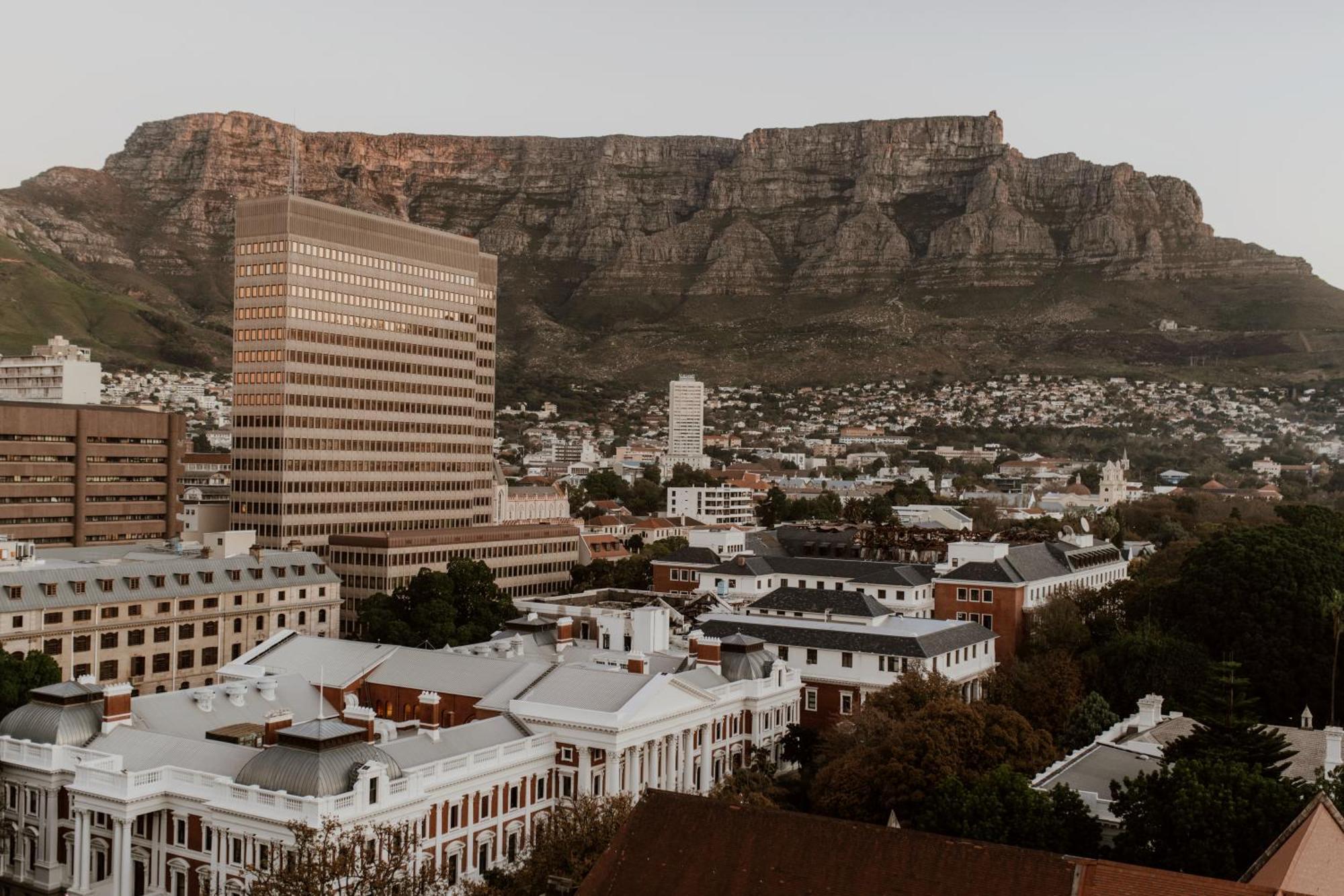 فندق تاج كيب تاون المظهر الخارجي الصورة Table Mountain