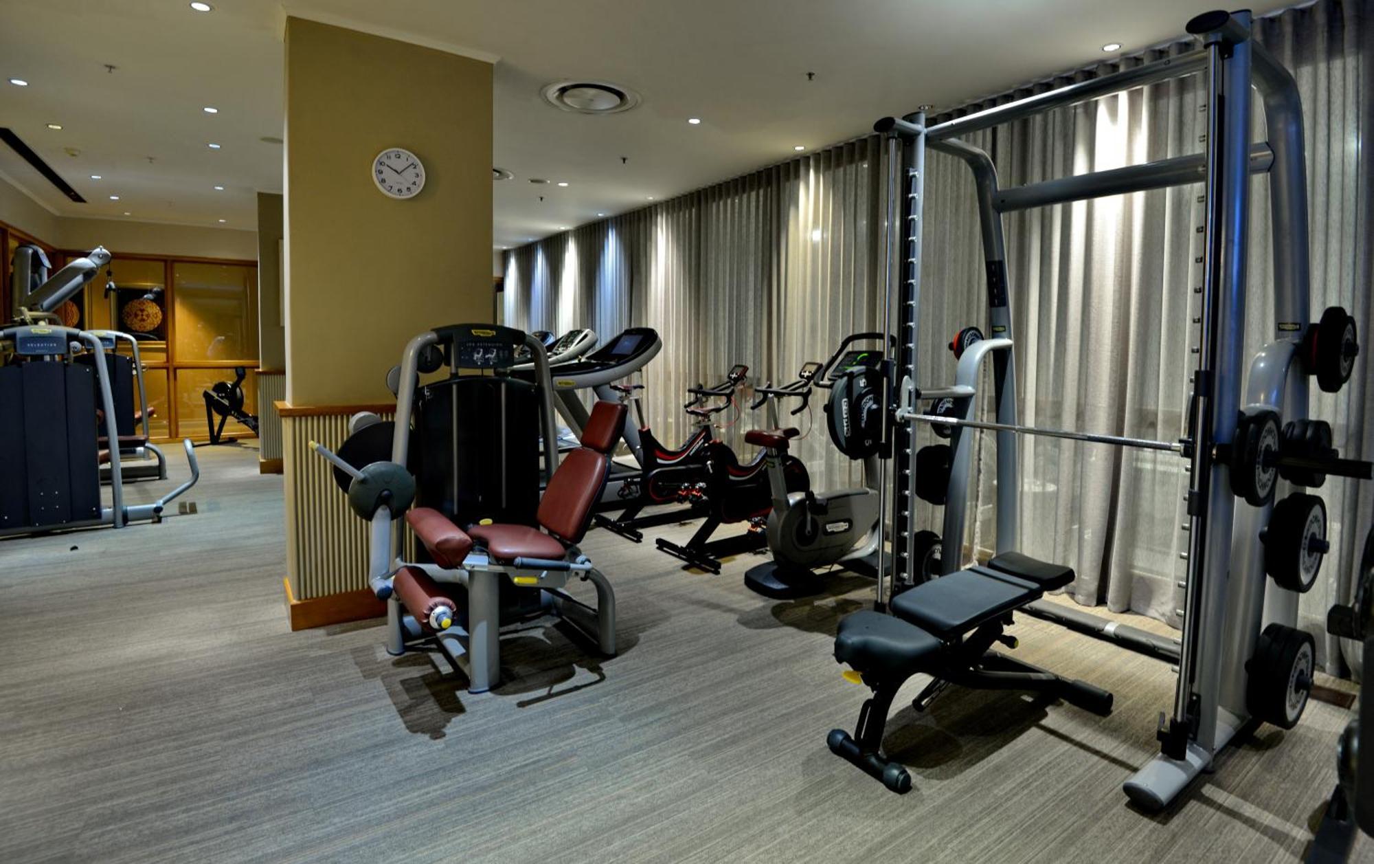 فندق تاج كيب تاون المظهر الخارجي الصورة The gym at the hotel